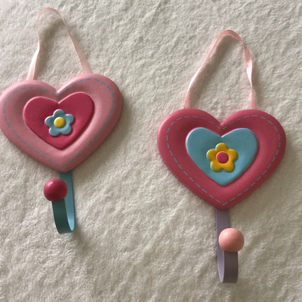 Heart-Shaped Pink and Blue Wall Hook Set - Decorative Kids Wall Decor